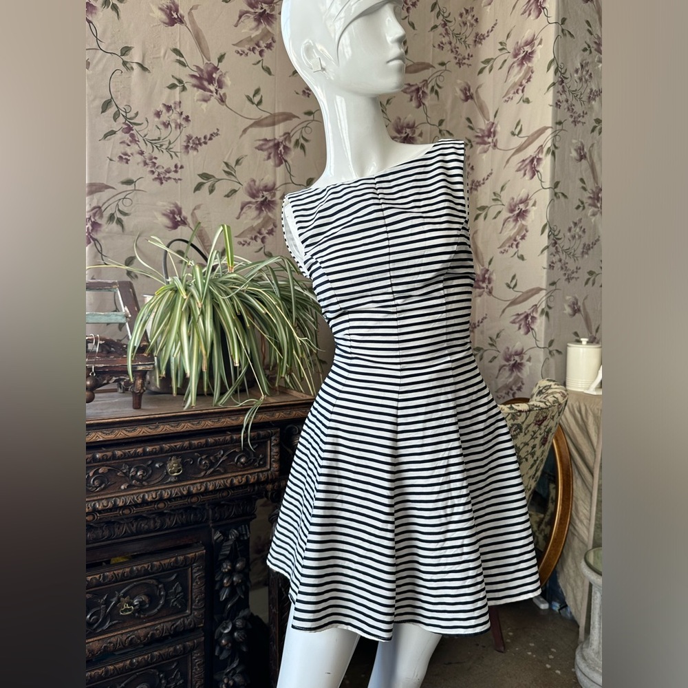 Mini Zara Stripe Black White Dress semi full circle above knees Zipper back S